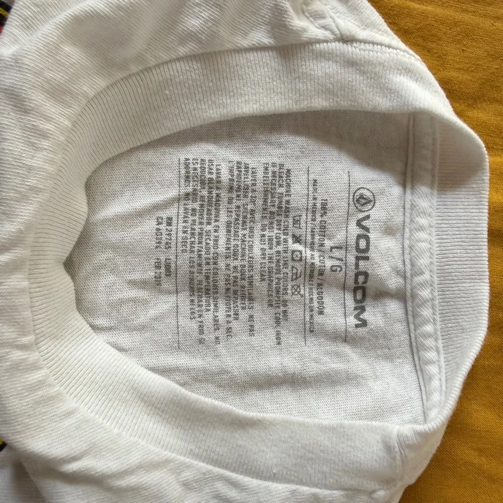 Volcom Boys Large White Graphic Tee Shirt Short Sleeve Flame‎ Stone Logo L/G